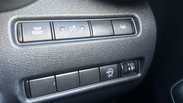 Nissan Juke 1.0 DiG-T Acenta 5dr Petrol Hatchback